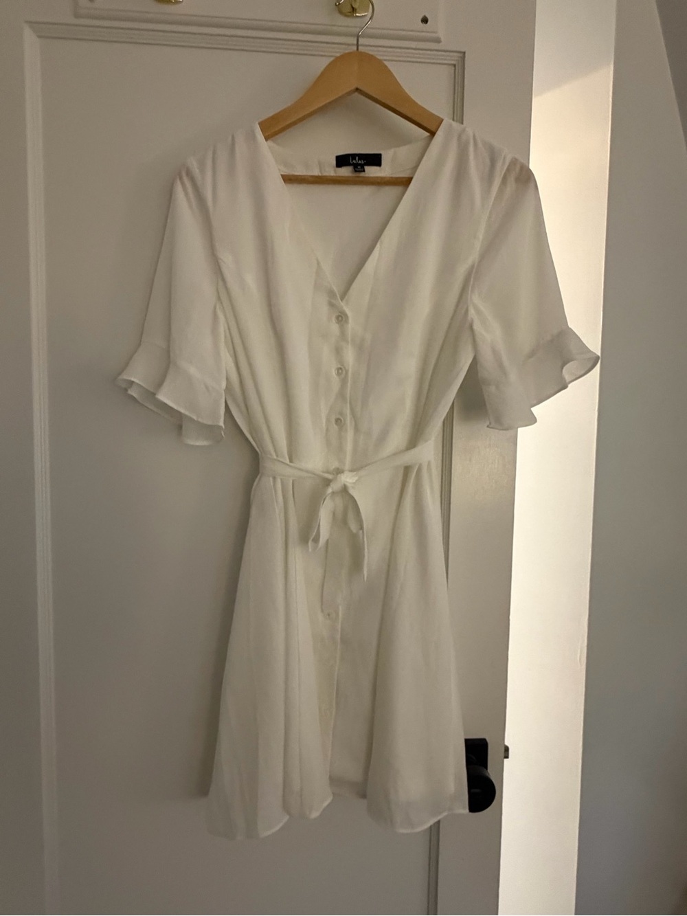 Lulu White Button-Front V-Neck Short Sleeve Dress